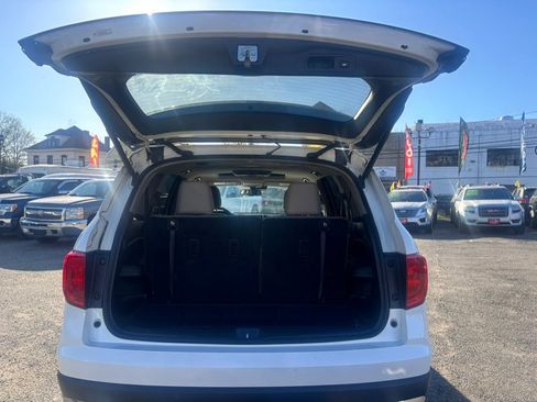 Used 2016 Honda Pilot Touring image 10