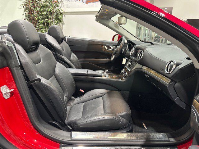 Used 2015 Mercedes-Benz SL 550 w/ Driver Assistance Package image 56