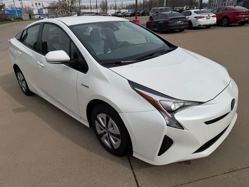 Used 2017 Toyota Prius Three FWD image 7