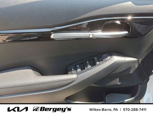 Certified 2025 Kia Seltos S AWD/4WD image 9