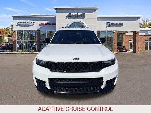 Used 2025 Jeep Grand Cherokee L Laredo AWD/4WD image 3