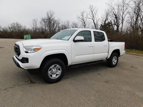 Used 2021 Toyota Tacoma SR image 9