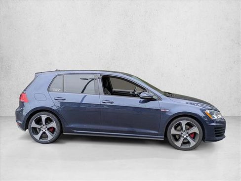 Used 2017 Volkswagen Golf S image 3