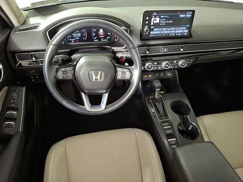 Used 2023 Honda Civic Touring image 2