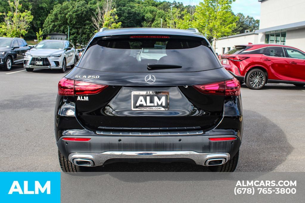 Used 2025 Mercedes-Benz GLA 250 image 10