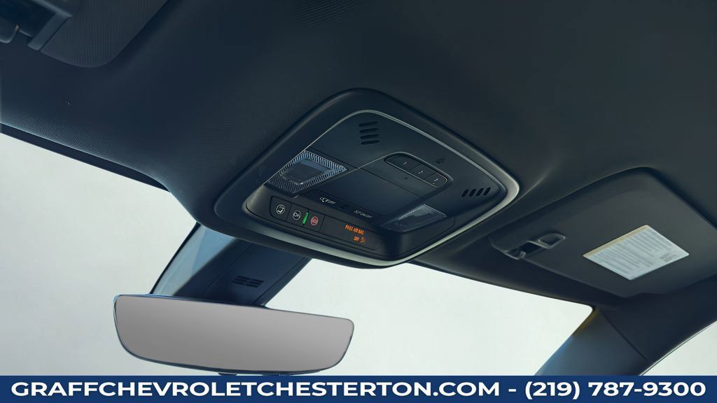 Used 2023 Chevrolet Traverse LT w/ Rear Camera Mirror Package AWD/4WD image 22