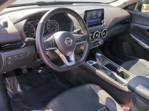 Used 2021 Nissan Sentra SR w/ SR Premium Package image 10