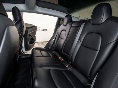 Used 2021 Tesla Model 3 Standard Range Plus image 19