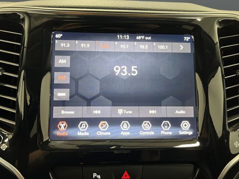 Used 2019 Jeep Cherokee Limited AWD/4WD image 14