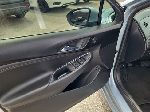 Used 2017 Chevrolet Cruze Premier image 16