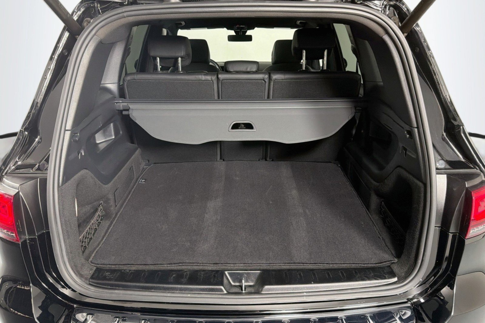Used 2023 Mercedes-Benz GLB 250 image 24