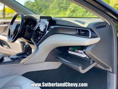 Used 2023 Toyota Camry SE image 18