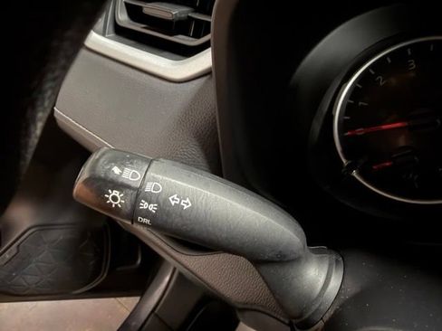 Used 2021 Toyota RAV4 LE FWD image 32