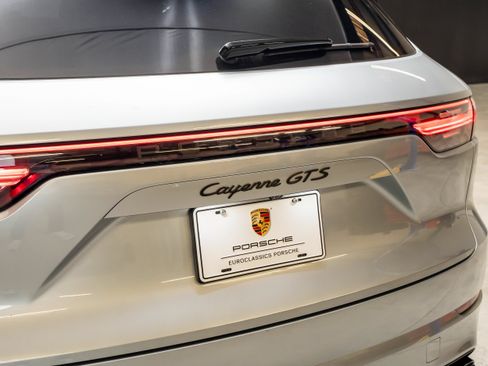 Certified 2022 Porsche Cayenne GTS AWD/4WD image 18