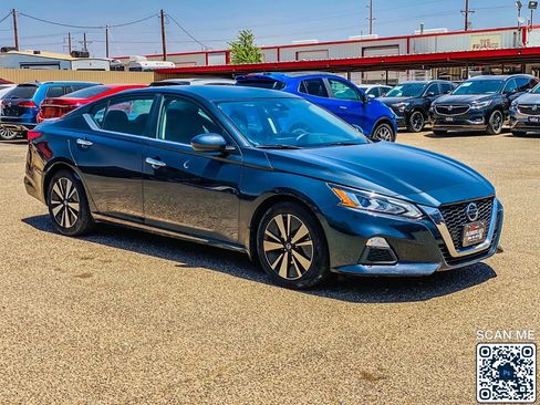 Used 2022 Nissan Altima 2.5 SV FWD image 10