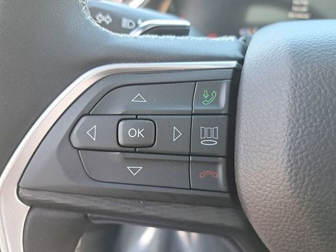 Used 2023 Jeep Grand Cherokee Altitude image 18