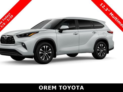 New 2026 Toyota Highlander XLE image 2
