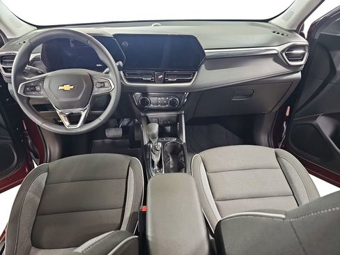 Certified 2024 Chevrolet TrailBlazer LT w/ LT Cold Weather Package FWD image 11
