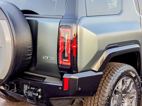 Used 2024 GMC Hummer EV 3X image 19