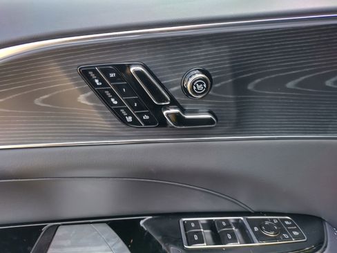 New 2026 Cadillac Lyriq V w/ LPO, Bronce Accent Package image 7