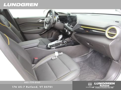 Used 2024 Chevrolet Trax ACTIV w/ Driver Confidence Package FWD image 18