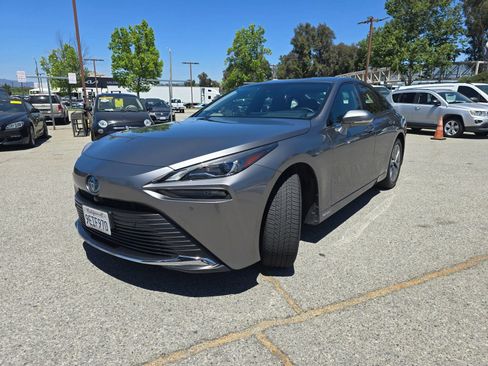 Used 2022 Toyota Mirai w/ Advanced Technology Package RWD image 1
