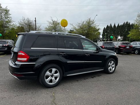 Used 2011 Mercedes-Benz GL 450 4MATIC image 3