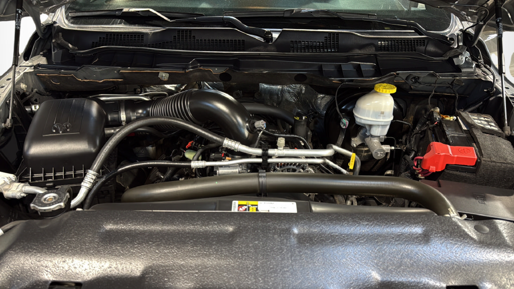 Used 2022 RAM 1500 Express w/ Ceramic Grey Express Package AWD/4WD image 37