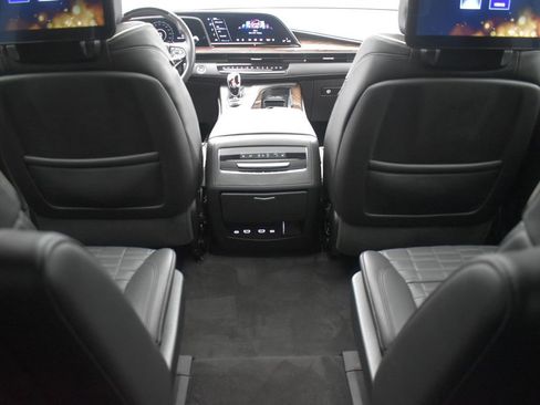 Certified 2023 Cadillac Escalade ESV Sport Platinum w/ LPO, ONYX Package image 32