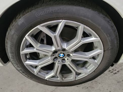 Used 2025 BMW X7 xDrive40i AWD/4WD image 11