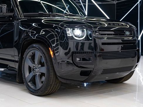 Used 2023 Land Rover Defender 110 V8 image 5