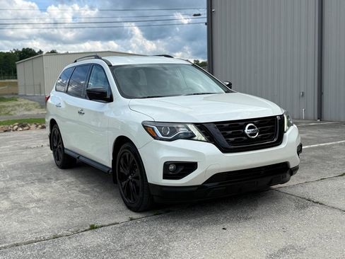 Used 2018 Nissan Pathfinder SL w/ Midnight Edition Package FWD image 3