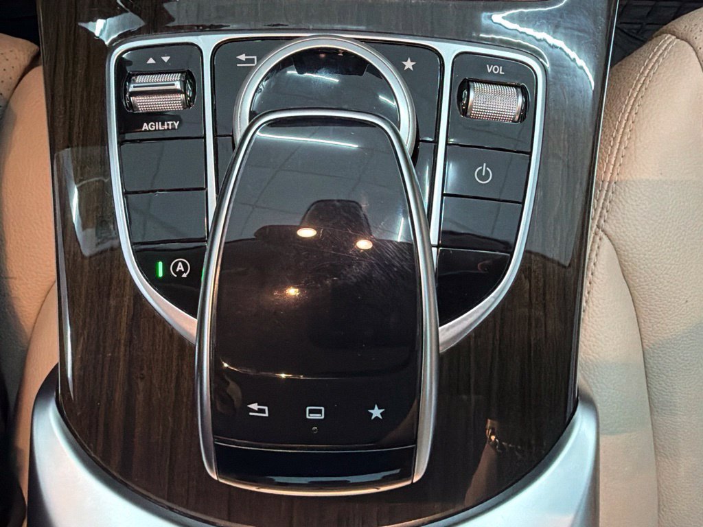 Used 2015 Mercedes-Benz C 300 Sedan image 19