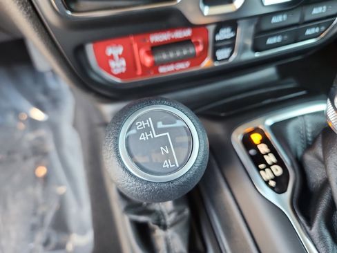 New 2025 Jeep Wrangler Rubicon w/ Convenience Group image 32