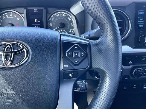 Used 2016 Toyota Tacoma TRD Off-Road image 25