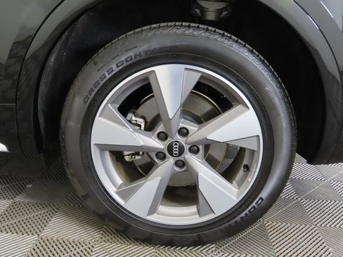 Used 2023 Audi Q5 2.0T Premium w/ Convenience Package image 29