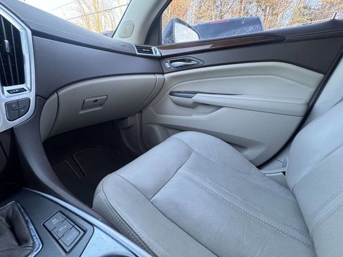 Used 2012 Cadillac SRX Luxury image 29