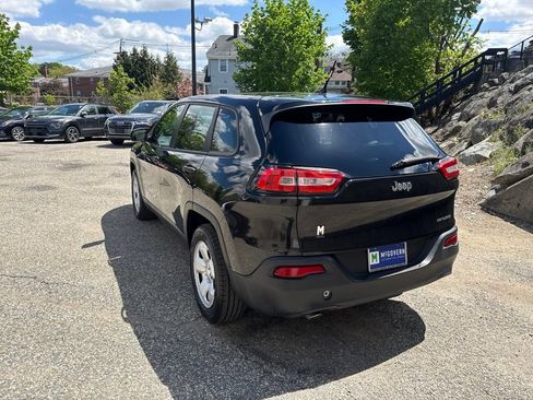 Used 2015 Jeep Cherokee Sport FWD image 4
