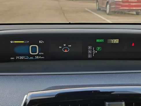 Used 2017 Toyota Prius Three Touring FWD image 10