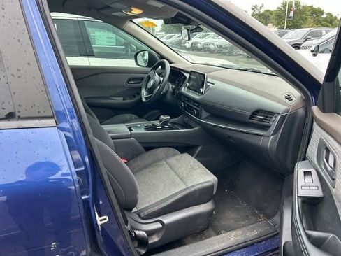 Used 2021 Nissan Rogue S FWD image 11