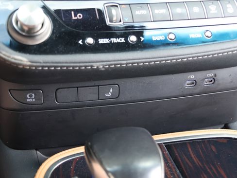 Certified 2023 Lexus LS 500 AWD w/ Interior Upgrade Package image 26