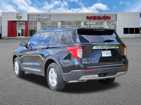 Used 2022 Ford Explorer XLT w/ Equipment Group 202A AWD/4WD image 6