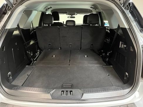 Used 2023 Ford Explorer XLT w/ Equipment Group 202A AWD/4WD image 16