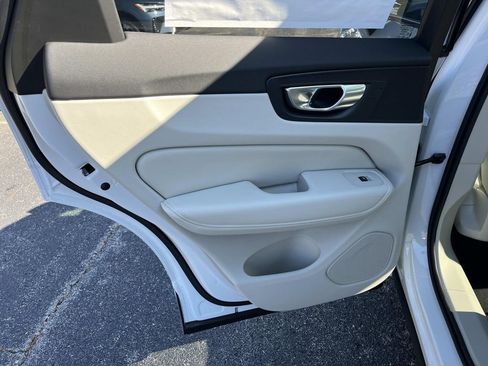 New 2026 Volvo XC60 B5 Ultra w/ Climate Package image 18