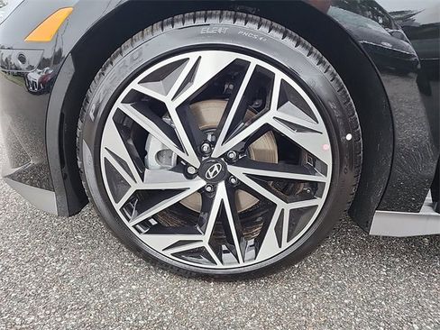 New 2025 Hyundai Ioniq 6 Limited image 33