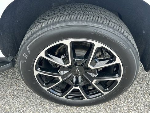 Used 2022 Chevrolet Suburban RST w/ Luxury Package image 25