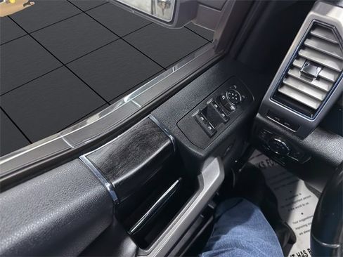 Used 2019 Ford F150 Platinum w/ Equipment Group 701A Luxury image 12