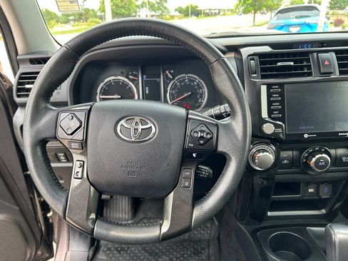 Used 2021 Toyota 4Runner Venture w/ Moonroof Package AWD/4WD image 23
