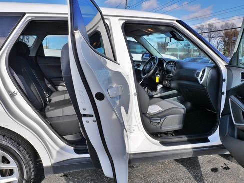 Used 2023 Kia Soul LX w/ Option Group 015 image 10