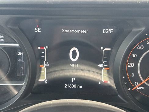 Used 2024 Jeep Gladiator Mojave AWD/4WD image 22